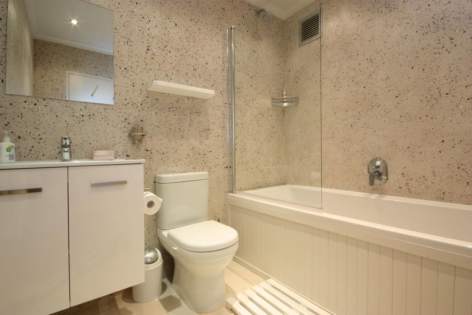 허머너스 The Potting Shed Self Catering 아파트 외부 사진